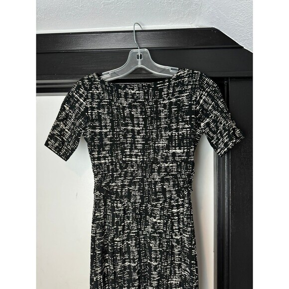Ann Taylor Black White Stretch V-Neck Short Sleeve Empire Sheath Dress Size 00P - Picture 7 of 11